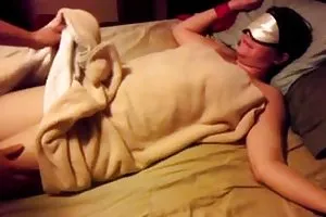 金发碧眼的玛德琳*梦露他妈的，并得到乐趣，从成员的两个人