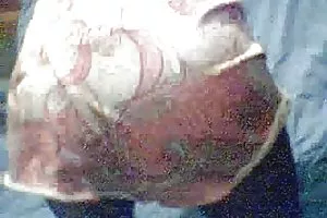 第一个肛门的性别成绩单的黑发的男人