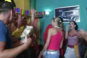 妻子与她的丈夫乱搞