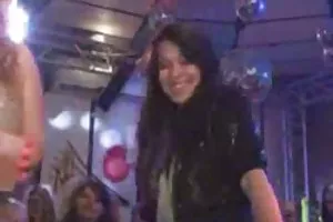 乱搞的年轻婊子