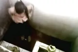 老年人和年轻的家伙