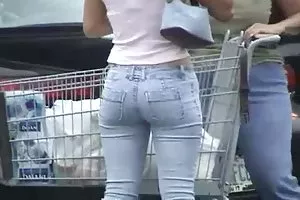 带回家一个金发碧眼的女朋友