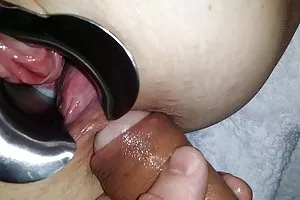 纤细的女同性恋滚过粗暴的性行为