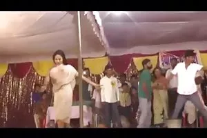 Muzhichek和女服务员