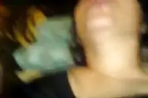 充满激情的性爱前的餐厅厨师