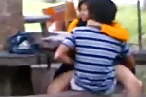 总干事的经销商之嫌红发女郎，宝贝CeCe嘉的屁股第一次