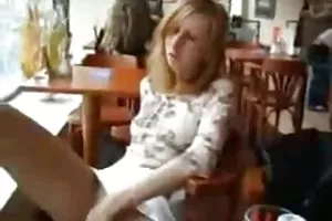 丰满的黑妞真他妈在床上