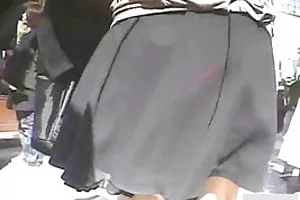 允许自己他妈的三个年轻女孩