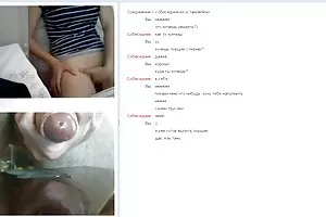 这女孩的弹球