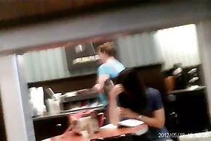 咖啡馆的主人乱搞多汁在嘴里的华丽的黑发