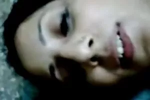 俄罗斯的孩子Jura十块钱，拿一个年轻的khokhlushka后的工作