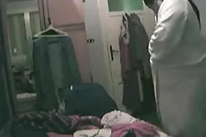 抓住朋友打手枪和她最充分地
