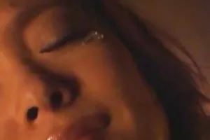 那女孩的手机，因为舔女朋友