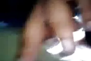你他妈在游艇上