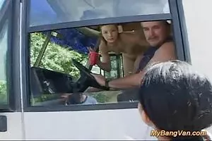 女同志的摄影师和模特