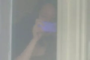 老师，他妈的女孩，教他们瑜伽