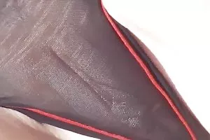 瘦的黑发他们的秘密从她的朋友