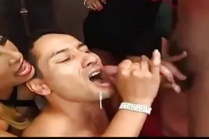俄罗斯的美丽的艾琳娜做爱与美国在他的公寓