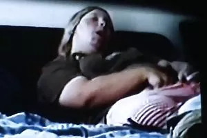 黑人妇女的累计量有水从他妈的机器