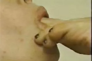 黑妞需要兼舌头上