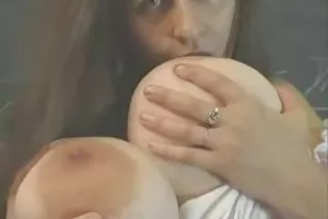 Ariella费雷拉利昂和索菲亚有担的男子在完全充电