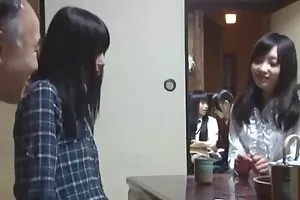 红发小猫硬手淫湿抢在卧室里