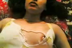 个人的游泳教练乱搞年轻的游泳运动员在办公室
