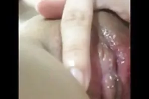 黑色头发的宝贝很烂鸡巴的家伙穿孔的衣橱