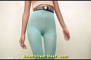 他妈的在屁股两个女朋友最喜欢的消遣的家伙