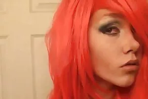 经理在一起他的情妇乱搞一个年轻的雇员