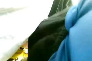双他妈的瘦的女孩在健身房