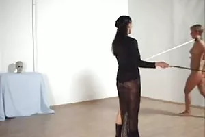 尖顶的小妞的屁股