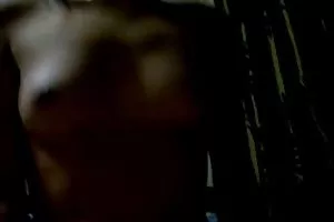 乌沉迷于女同性恋性行为晚的狂欢
