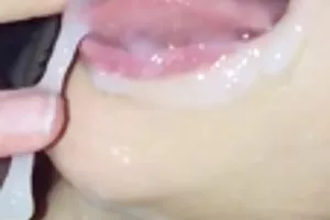 扯在所有孔cusotom的女朋友漂亮的乳房