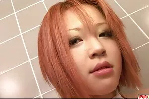 色情铸造的年轻女孩