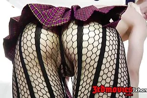 瘦小的男人性交的胖女人的屁股