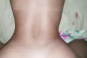 维罗尼卡*罗德里格斯乱搞一个年轻人在一个共用床