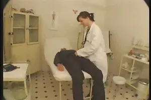 爷爷把他的孙女